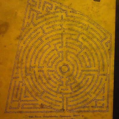 O))) Sources of Verona & Buda labyrinth collection