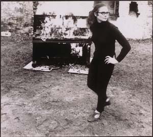 Annea Lockwood "Piano Transplants"