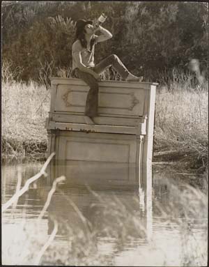 Annea Lockwood "Piano Transplants"
