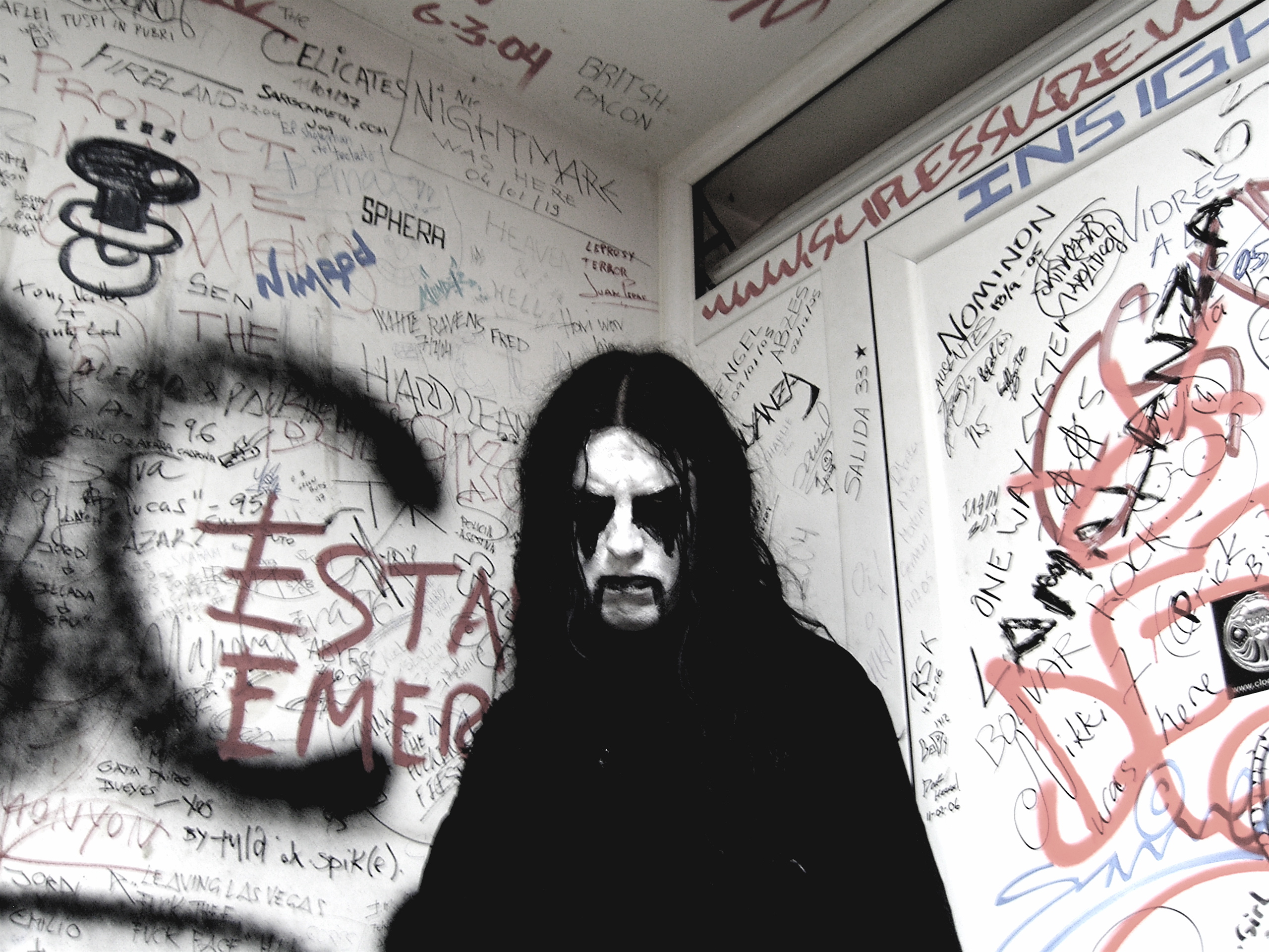 Portrait of Malefic/XASTHUR/Scott Connors backstage in Barcelona on SUNN O)))s 2006 tour of Europe