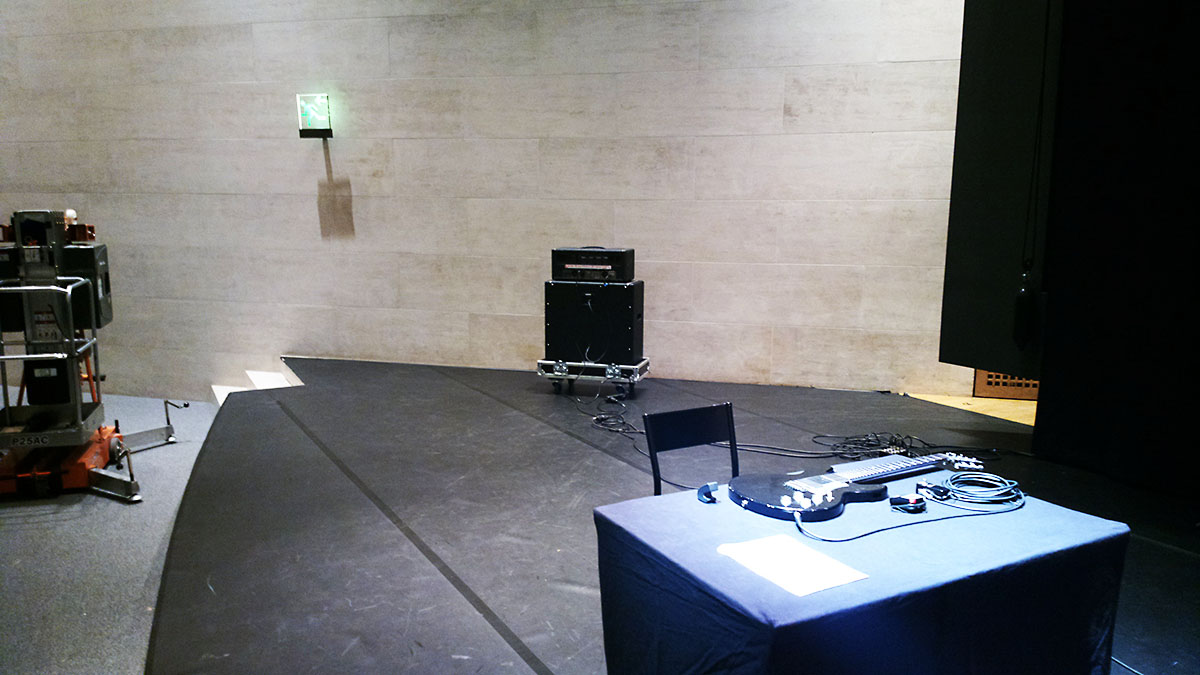 Performance of Alvin Lucier's "Criss Cross" at Musée du Louvre last night